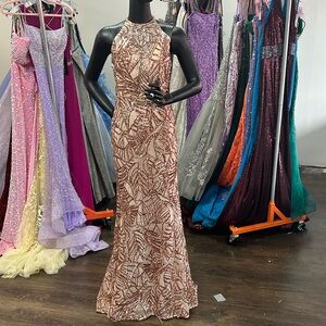 Envious couture E1436 rose gold high halter neck size 6 nwt  straplpy back